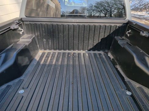 Used 2018 Toyota Tacoma TRD Off-Road image 9