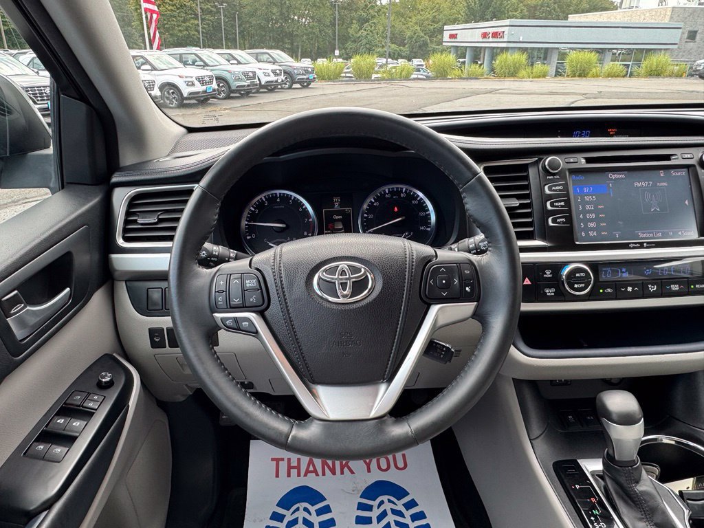 Used 2014 Toyota Highlander XLE AWD/4WD image 22