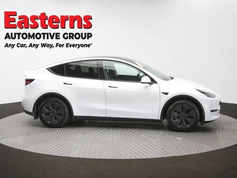 Used 2021 Tesla Model Y Long Range AWD/4WD image 41