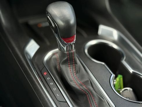 Used 2023 Chevrolet Traverse RS image 39