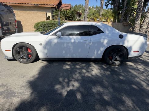 Used 2019 Dodge Challenger SRT Hellcat Redeye image 4