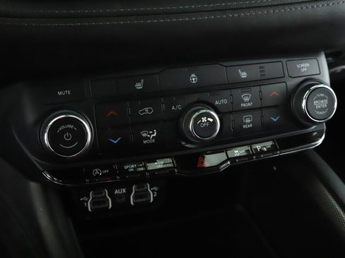 Used 2022 Dodge Durango GT w/ Blacktop Package AWD/4WD image 15