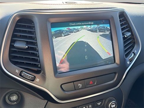 Used 2021 Jeep Cherokee Trailhawk w/ Trailer Tow Group image 14