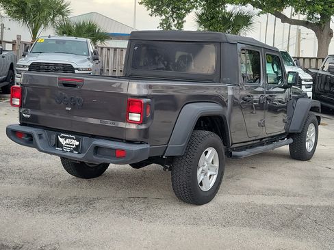 Used 2020 Jeep Gladiator Sport w/ Quick Order Package 24S AWD/4WD image 4