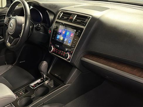 Used 2018 Subaru Outback 2.5i Limited image 12
