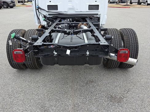 New 2026 Ford F350 XLT w/ XLT Value Package AWD/4WD image 9