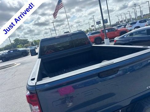 Used 2025 Chevrolet Silverado 2500 Custom w/ Custom Value Package AWD/4WD image 4
