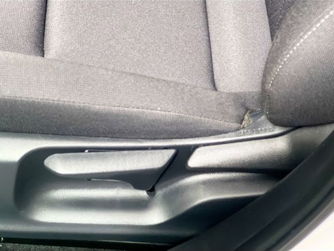 Used 2025 Toyota Corolla LE image 15