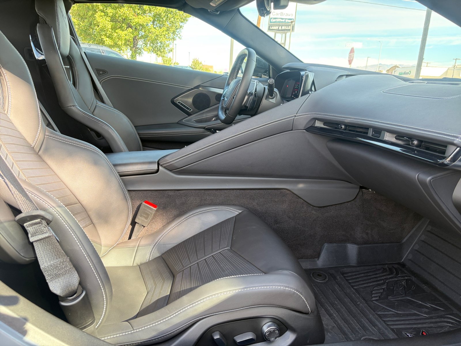 Used 2025 Chevrolet Corvette Stingray Preferred Cpe w/ Z51 Performance Package RWD image 28