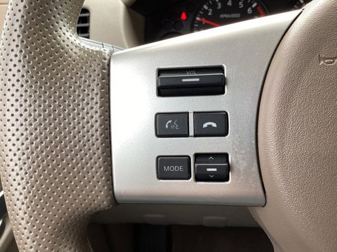 Used 2014 Nissan Frontier SV RWD image 27