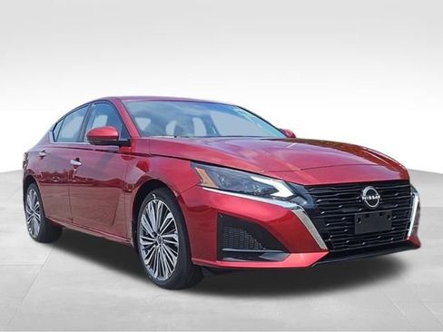 Certified 2024 Nissan Altima 2.5 SL image 3