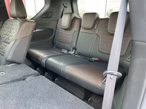 Certified 2025 Nissan Armada Platinum Reserve image 22