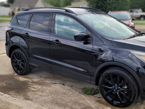 Used 2018 Ford Escape SE w/ SE Sport Appearance Package AWD/4WD image 5