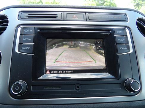 Used 2016 Volkswagen Tiguan S AWD/4WD image 17