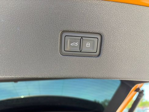 Used 2022 Audi Q8 Prestige w/ Prestige Package AWD/4WD image 38