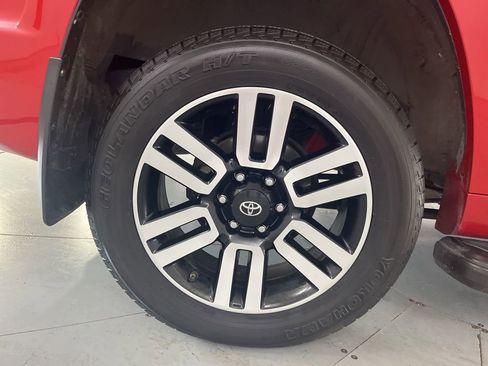 Used 2021 Toyota 4Runner Limited AWD/4WD image 16
