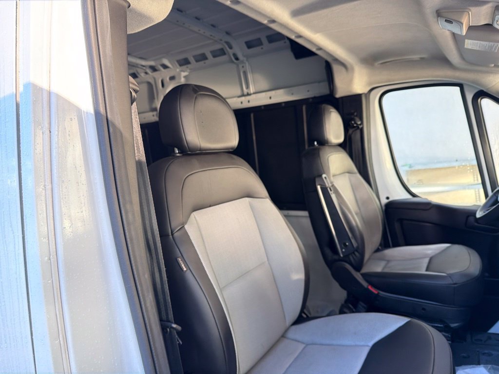 Used 2025 RAM ProMaster 2500 w/ Convenience Group FWD image 21