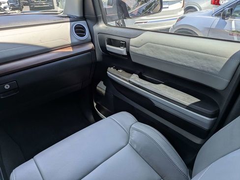 Used 2019 Toyota Tundra Limited w/ Limited Premium Package AWD/4WD image 18