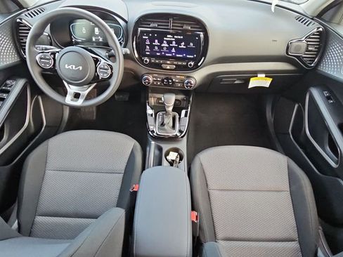 Used 2025 Kia Soul S image 21