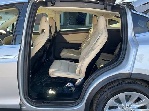 Used 2016 Tesla Model X 75D AWD/4WD image 7