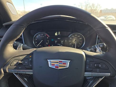 New 2025 Cadillac XT6 Sport image 35