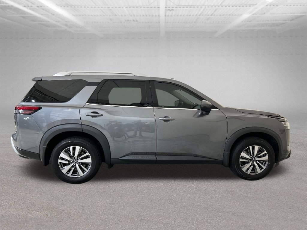 Used 2023 Nissan Pathfinder SL AWD/4WD image 7