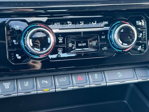 New 2026 GMC Sierra 3500 AT4 w/ AT4 Premium Plus Package image 17