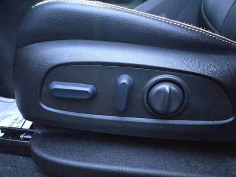 Used 2023 GMC Terrain AT4 image 9