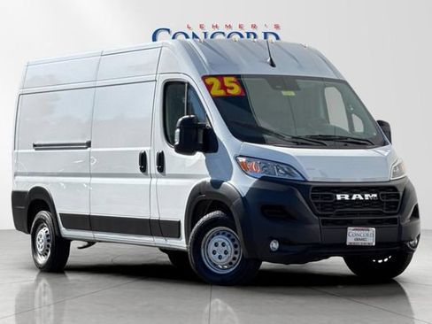 Used 2025 RAM ProMaster 2500 w/ Convenience Group FWD image 1