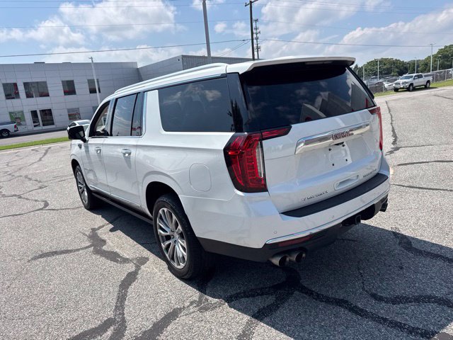 Used 2021 GMC Yukon XL Denali w/ Denali Premium Package AWD/4WD image 10