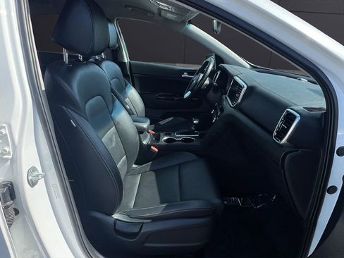 Used 2020 Kia Sportage EX image 11