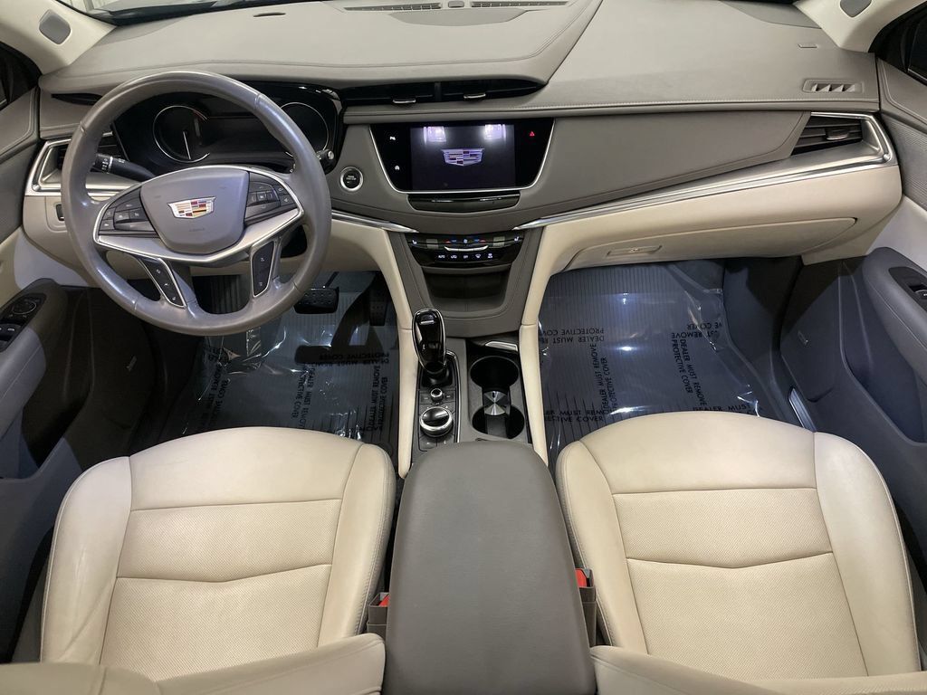 Used 2021 Cadillac XT5 Premium Luxury w/ LPO, Floor Liner Package FWD image 15
