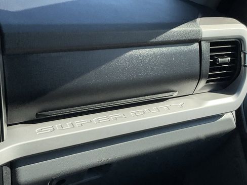 Used 2023 Ford F250 XLT w/ FX4 Off-Road Package image 11