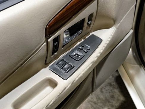 Used 2000 Cadillac Eldorado ESC w/ Comfort/Convenience Pkg image 39