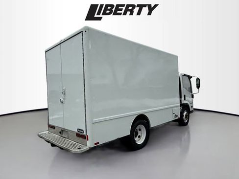 Used 2019 Isuzu NPR HD image 16