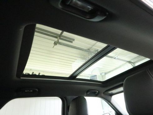 Used 2022 Chevrolet TrailBlazer ACTIV w/ Sun and Liftgate Package FWD image 12