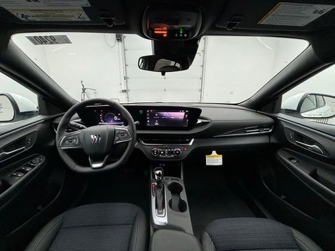 New 2026 Buick Envista Preferred image 2