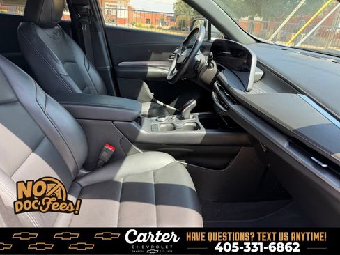 Used 2024 Cadillac XT4 Premium Luxury FWD image 6