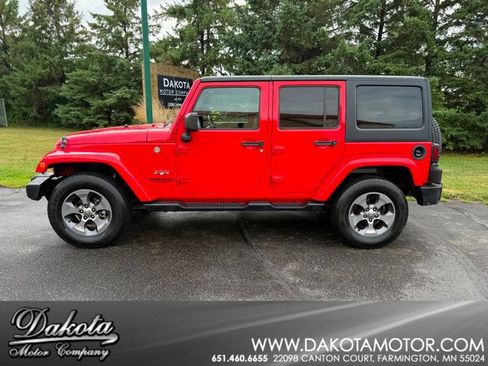 Used 2016 Jeep Wrangler Unlimited Sahara w/ Connectivity Group AWD/4WD image 1