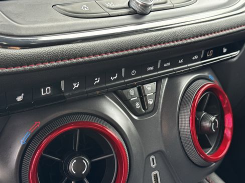 Used 2025 Chevrolet Blazer RS image 20