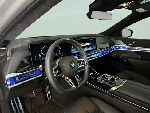 Certified 2023 BMW 740i RWD image 10