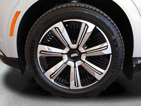 New 2025 Cadillac Escalade IQ Luxury 2 image 34