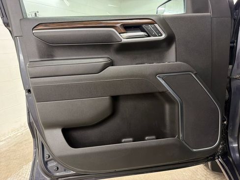 Used 2025 GMC Sierra 1500 SLT RWD image 16