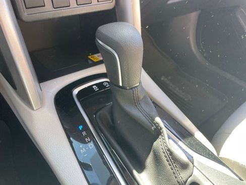 Used 2023 Toyota Corolla Cross LE w/ Moonroof Package image 7