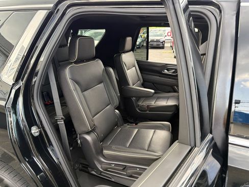 Used 2022 GMC Yukon SLT w/ SLT Premium Package AWD/4WD image 12