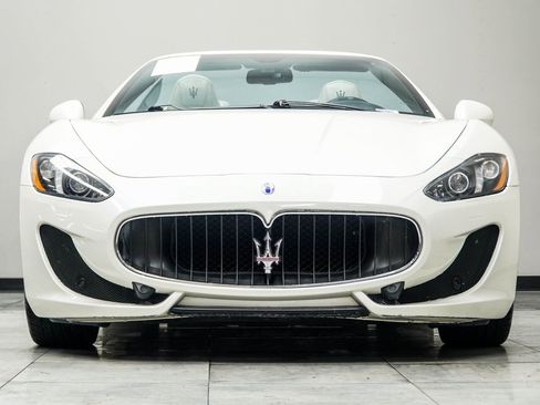 Used 2017 Maserati GranTurismo Sport RWD image 10