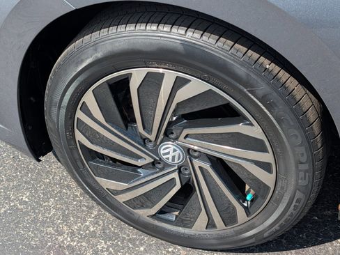 Used 2019 Volkswagen Jetta SEL Premium FWD image 17