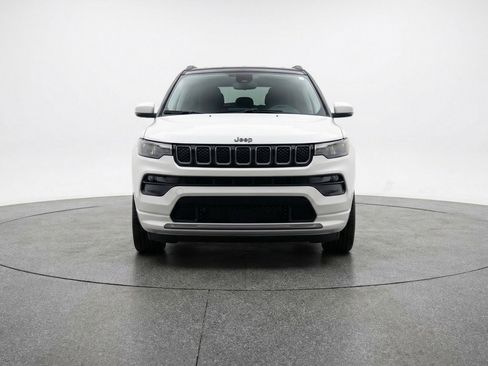 Used 2025 Jeep Compass Limited image 2