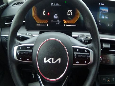 Used 2025 Kia K5 LXS FWD image 18