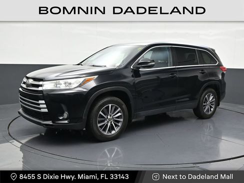 Used 2019 Toyota Highlander XLE image 1